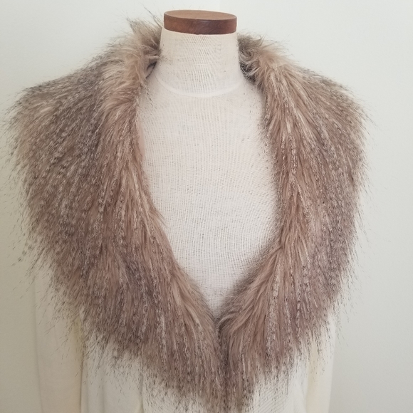 WHBM Faux Fur Collar Drape Cardigan - Picture 4 of 16